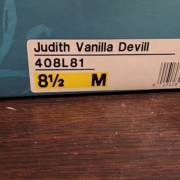 Life strides Judith Vanilla Devill sling back dress shoes - Picture 7 of 7